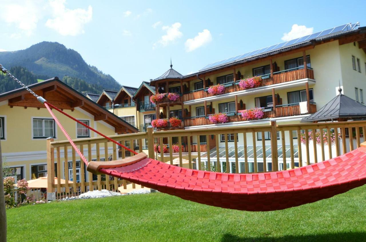 Hotel Guggenberger Kleinarl Exteriör bild